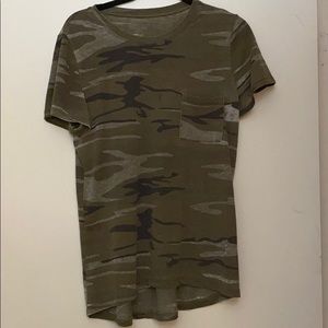 L Zoe and Liv Camo T-Shirt with pocket
